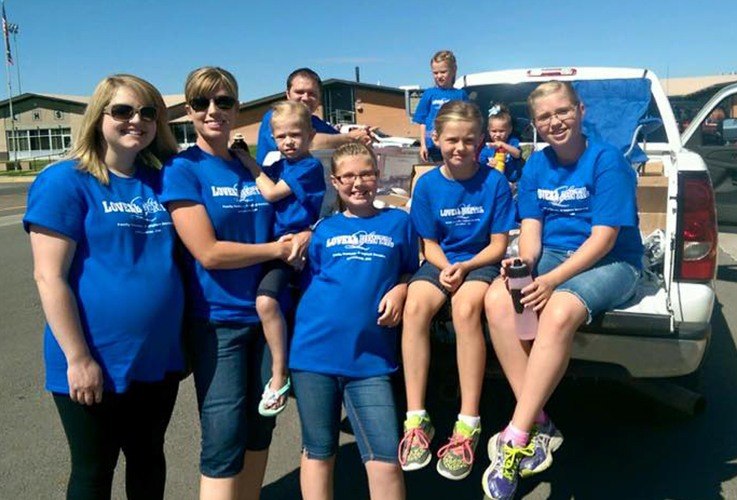 group with Lovell Dental shirts on